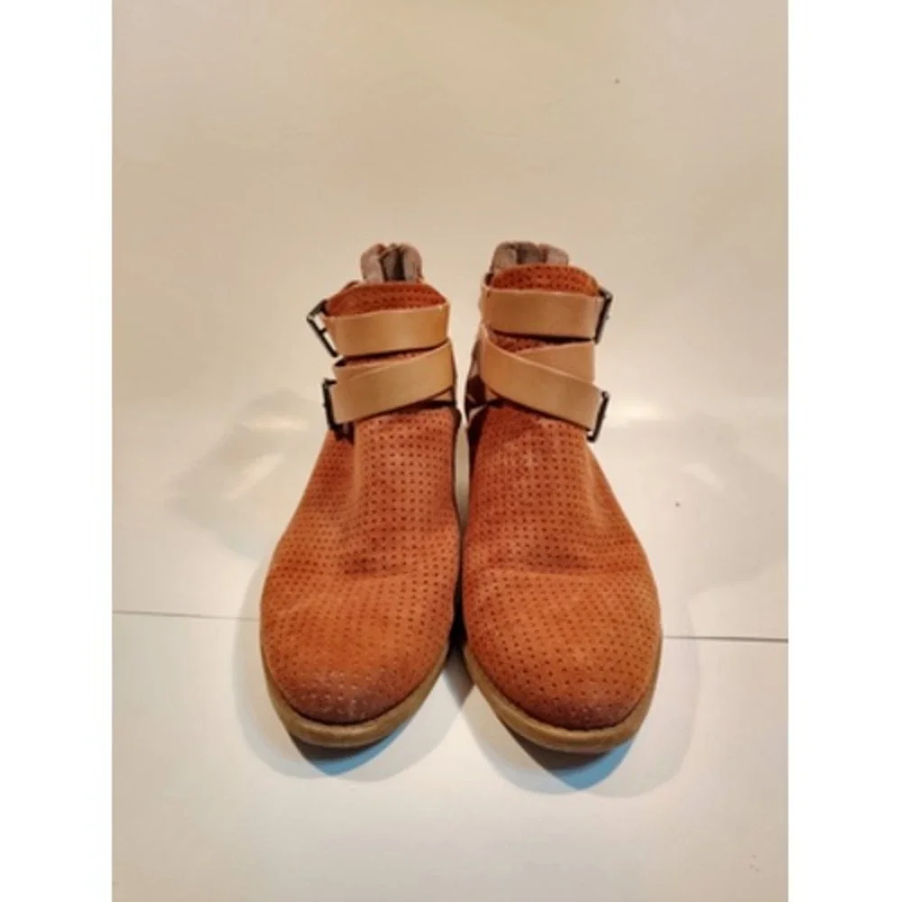 Kenneth Cole Reaction Raw Luck Women's Suede Ankle Boots 7.5 Rear Zip